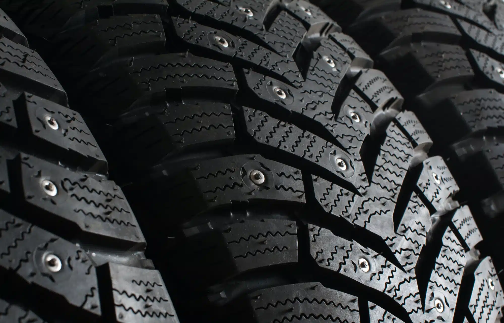 Spikes winter tire